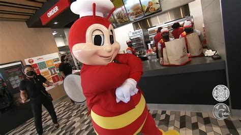 International fast food giant Jollibee to open first .